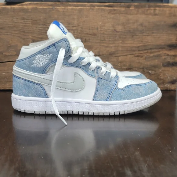 Nike Air Jordan 1 High Og 'Hyper Royal' Wmns 5 Fast Shipper - Picture 4 of 8